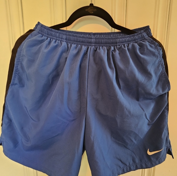 Used Medium Men's Blue Nike Dri-Fit Shorts - Picture 2 of 16